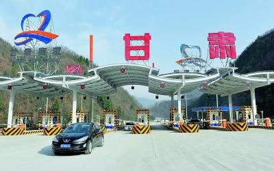 误入ETC通道咋办?可以倒车吗?老司机:学会这一招,轻松应对