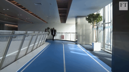 18亿腾讯超级总部到底有多酷?攀岩、打篮球、刺激战场,还有一条凌空酷玩跑道!