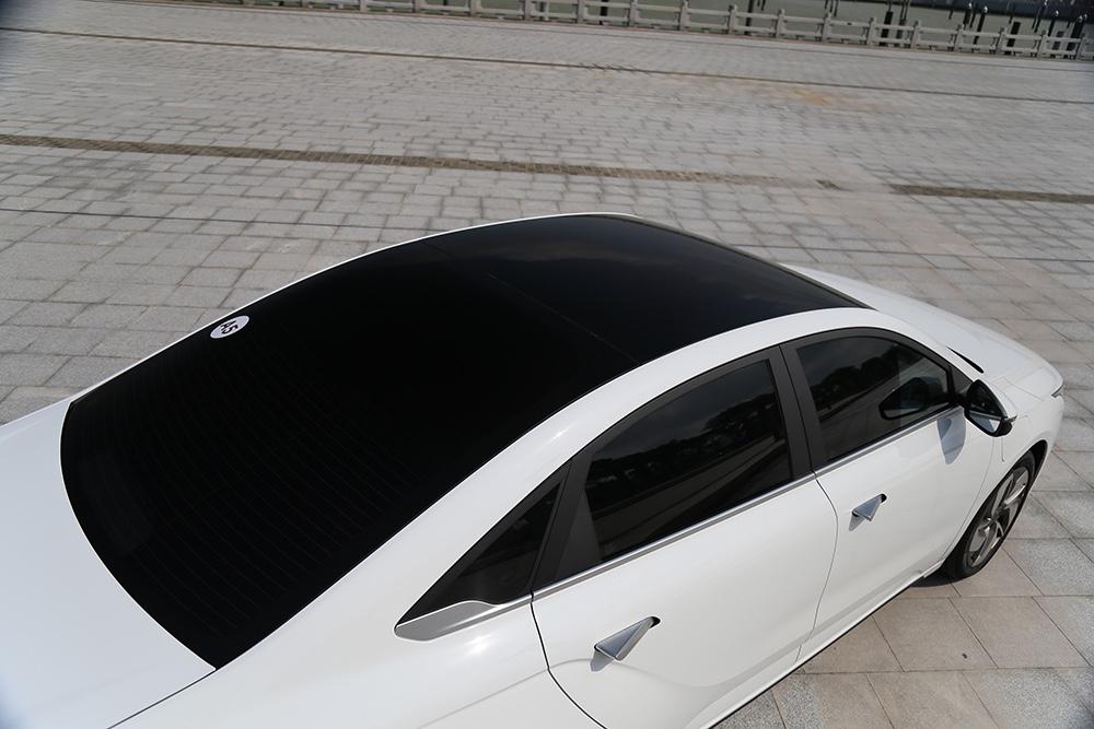 试驾吉利几何A:4个细节设计超贴心,真能比肩特斯拉Model 3?