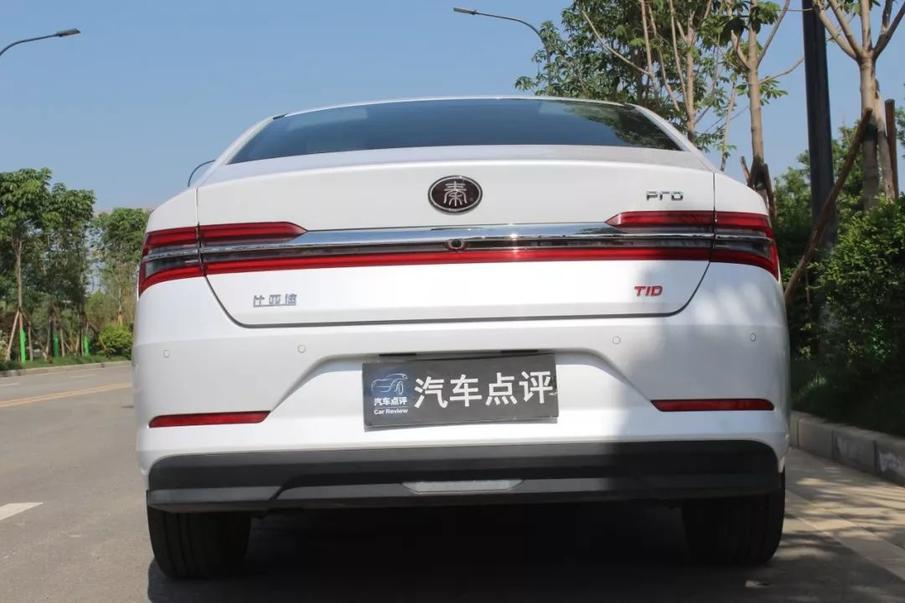 超高性价比!车叔试驾比亚迪秦Pro燃油版