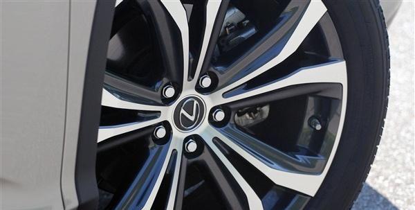 3.5L+V6!雷克萨斯全新7座SUV RX L将于9月上市:也玩加长