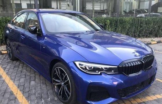 全新2019款华晨宝马3系再度现身!配电子手刹 2.0T榨出184马力!