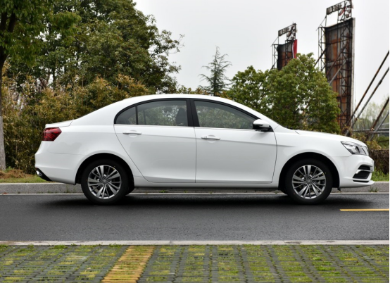 舒适性和动力性:北汽A6、全新帝豪动静间各显其能