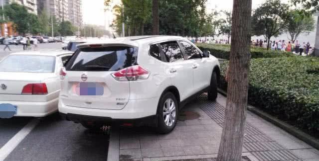 公安部发话:不管是否违停,一旦发现这东西,一律扣除12分