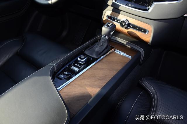 实拍｜沃尔沃XC90 T6 7座版，售77.48万，最大的败笔是全系2.0T