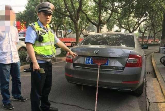 公安部发话:不管是否违停,一旦发现这东西,一律扣除12分