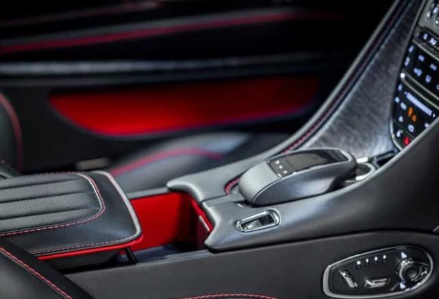 DBS Superleggera 007特别版官图 邦德附体