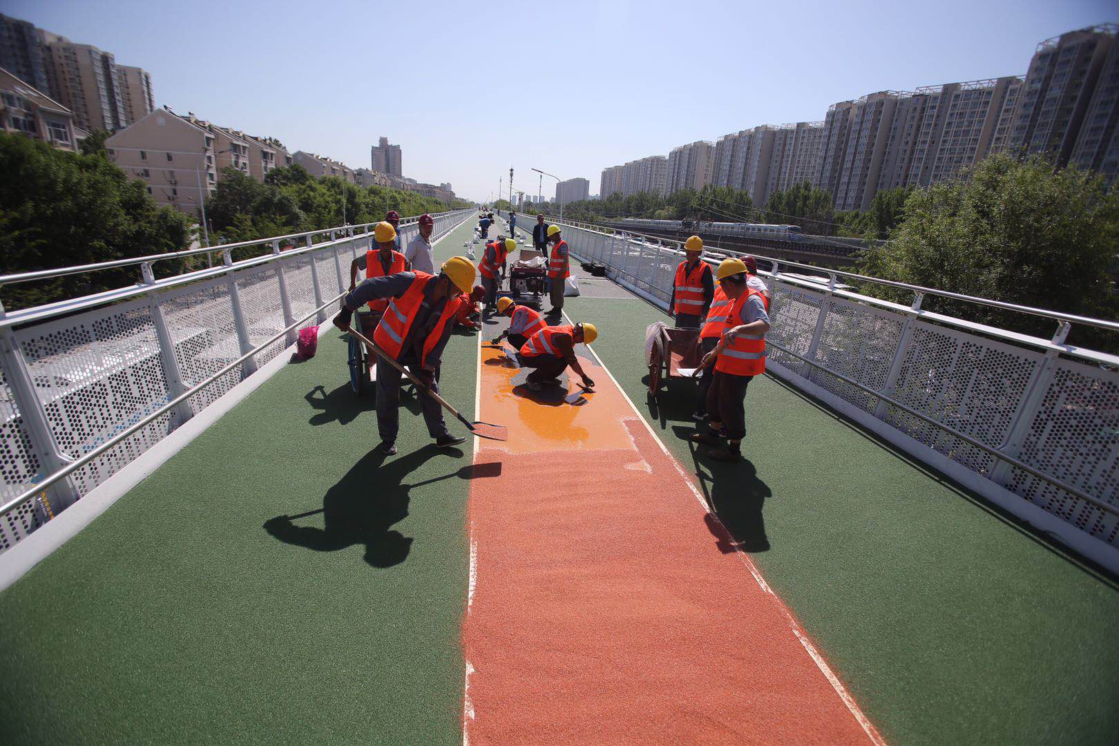 北京首条自行车专用路5月底通车试运营，将设潮汐车道