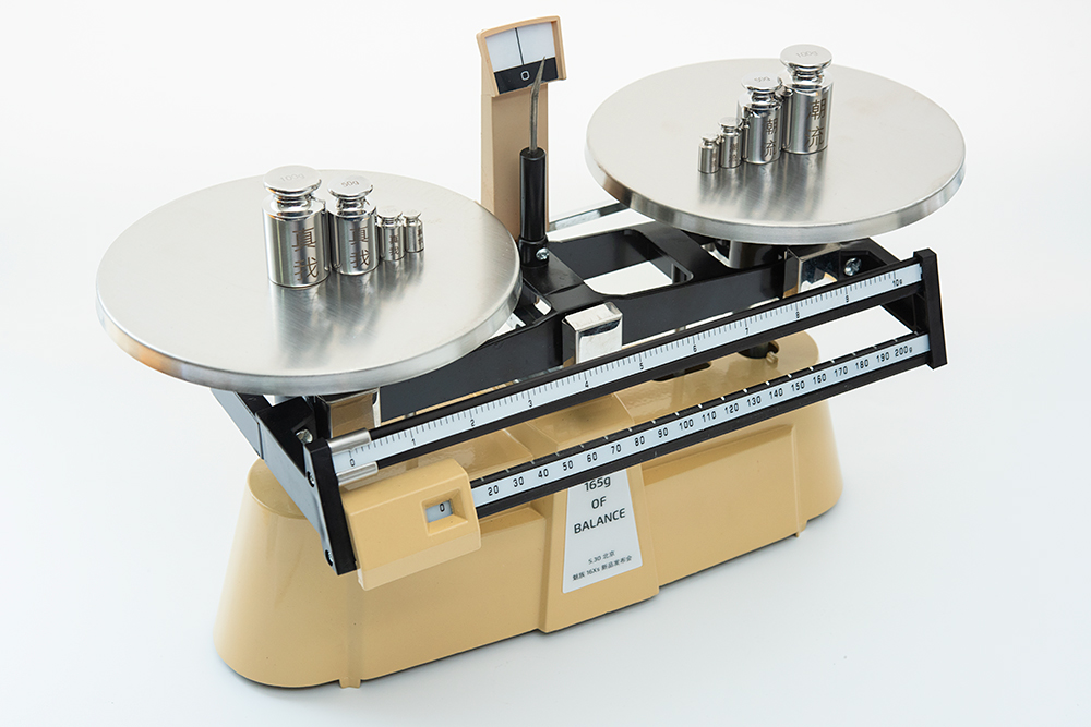 什么叫做无砝码天平 52ee-hxhyiun6457856.jpg