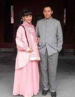 细数娱乐圈女大男小的情侣 最后自爆交了88个男友！