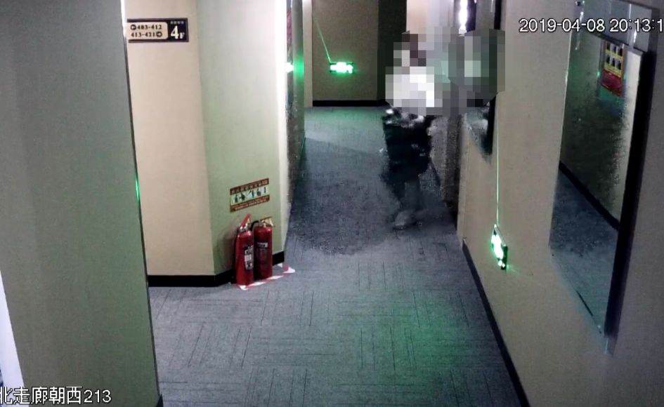 男女相约去开房，5分钟以后，男的···