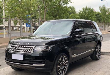 手里有100万,买奔驰还是路虎有面子?听听老司机是怎么说的