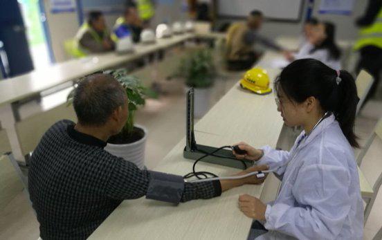 碧桂園上海區域關愛工友 六百多人免費體檢真情暖人心
