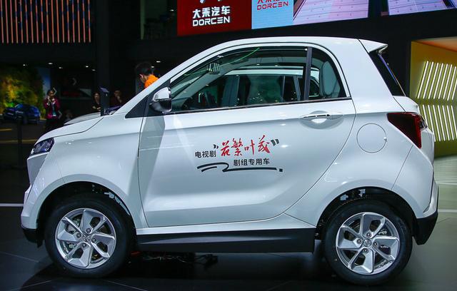 又一两座代步小车,外观凶悍,配全液晶仪表+中控大屏,7万买吗