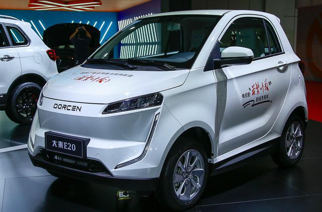 又一两座代步小车,外观凶悍,配全液晶仪表+中控大屏,7万买吗