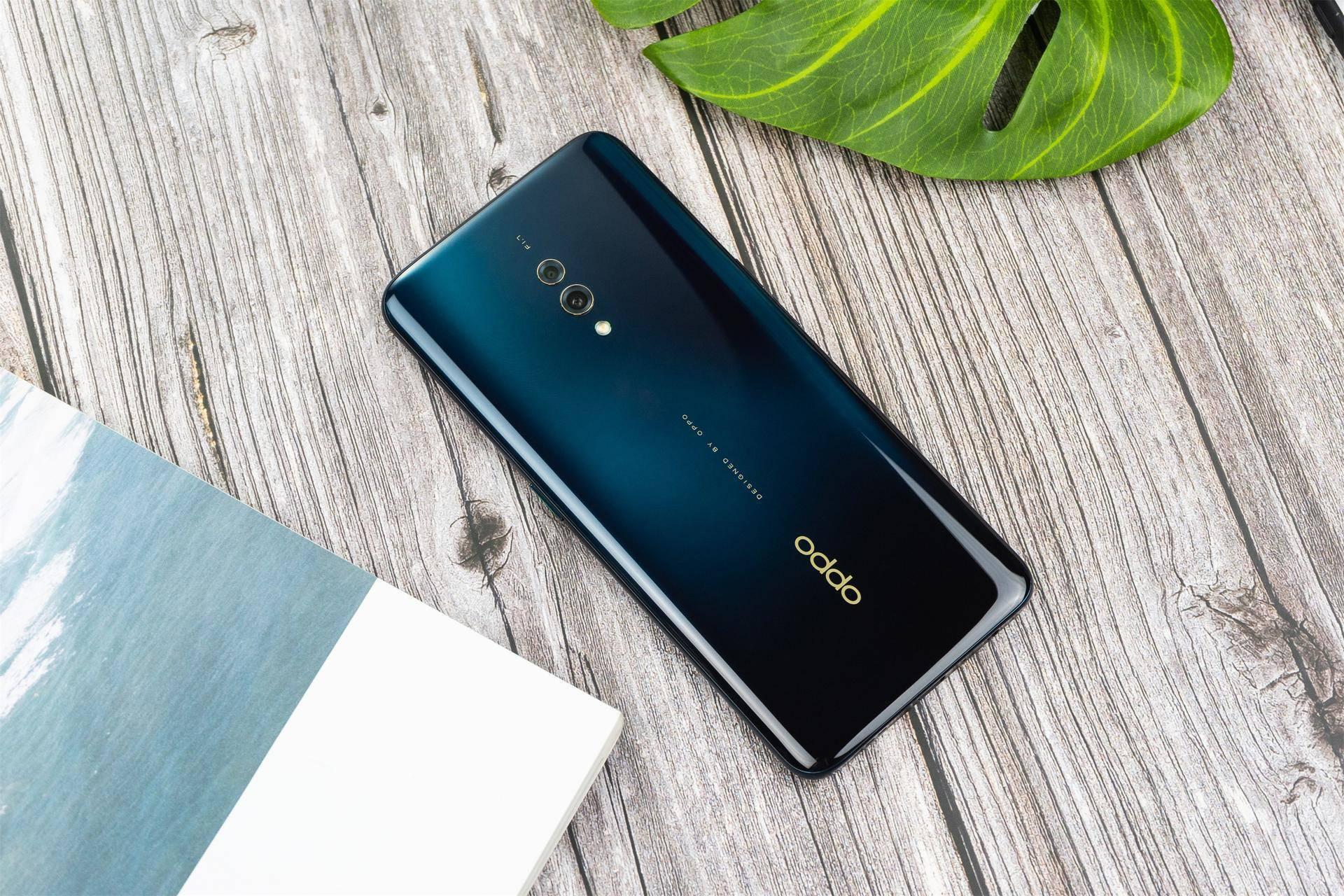 5英寸全景屏作为oppo k系列新机,oppo k3采用了光棱升降结构将前置