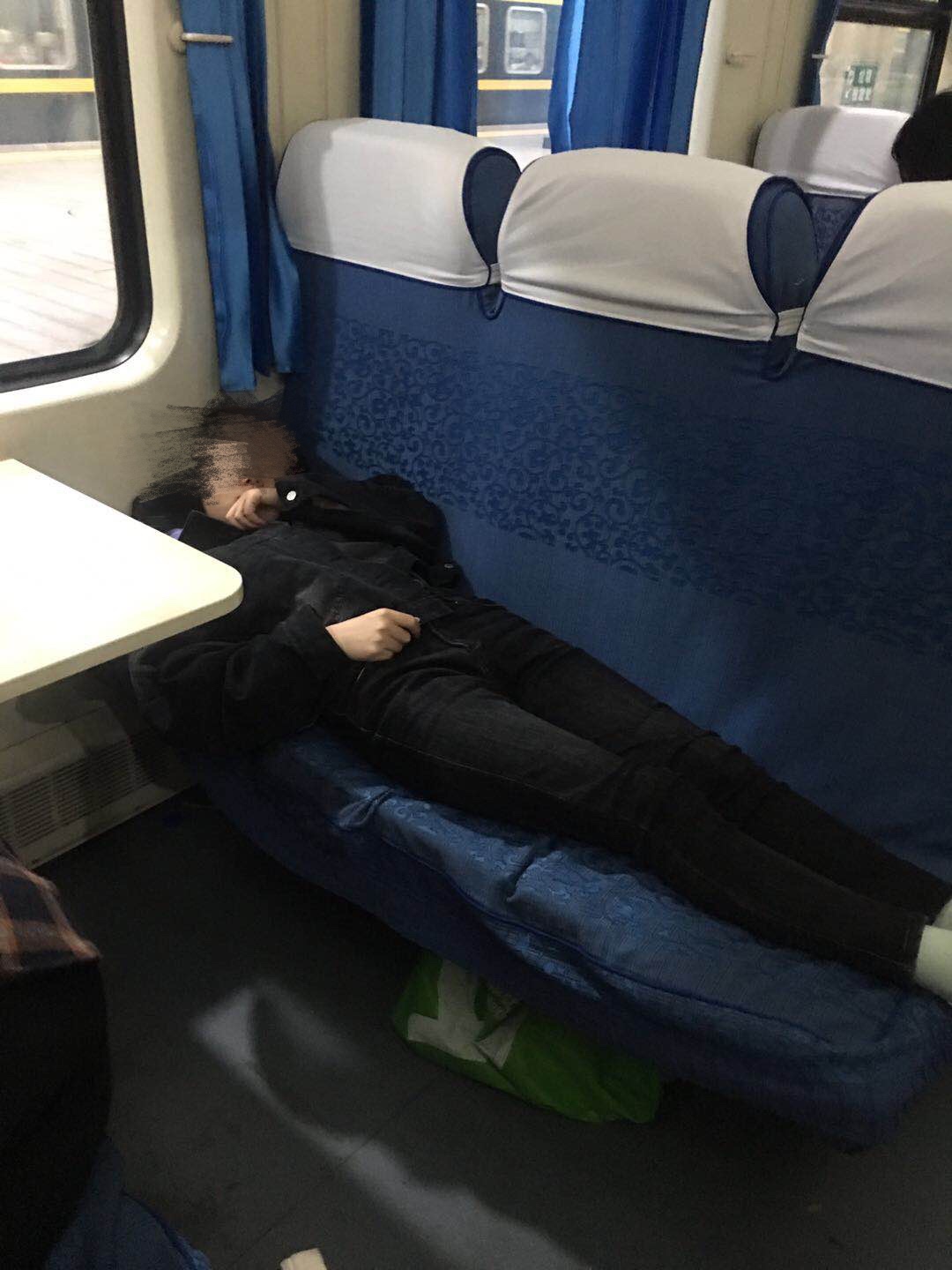 人工智能监测并救助自杀 给自杀者内心“照进一些光”