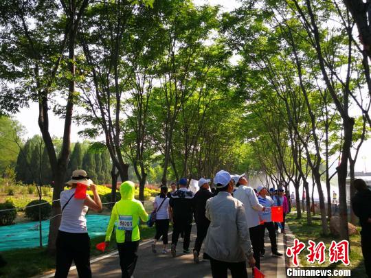 第四届中国阳城国际徒步大会。 杨杰英 摄