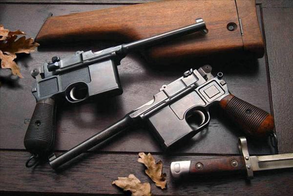 驳壳枪的原产国是德国，“毛瑟M1932冲锋手枪”