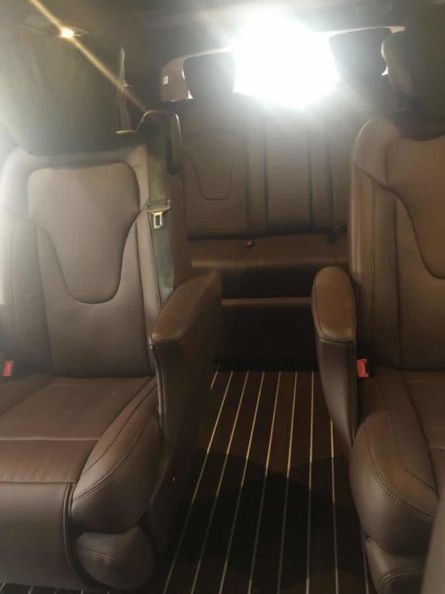 奔驰V260改装航空座椅最新出厂,舒适老板商务舱创作出新体验