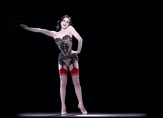 全球最贵脱衣舞娘蒂塔·万提斯，装作毫不在意的诱惑的艺术