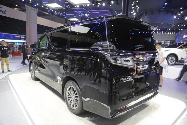 实拍丰田威尔法双擎VELLFIRE ,或将亮相深港澳车展!