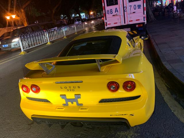 深圳路遇路特斯Exige S，给你最纯粹的驾驶体验，没有之一