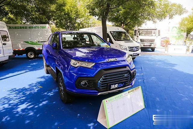 助力城市物流转型升级 江铃携特顺EV、域虎EV亮相西安