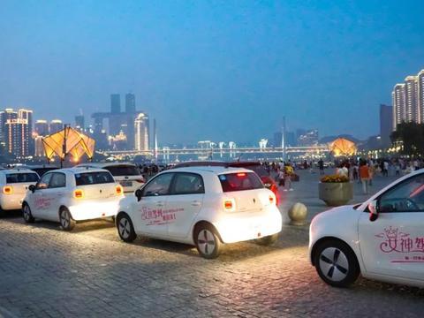 开回家那么多试驾车，老婆第一次夸了它