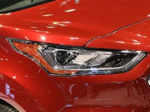 福特“全顺”MPV亮相，大7座布局＋侧滑门，后排放倒可变大床