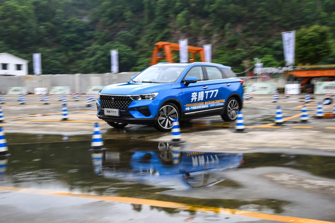 9万起，1.2T，这台小排量SUV说要拉台坦克玩