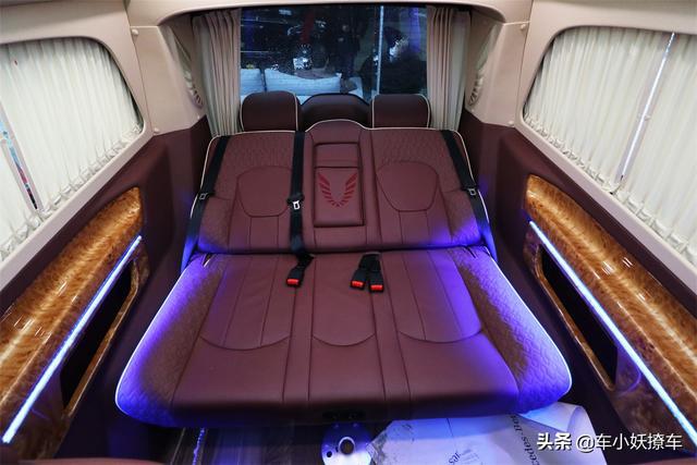 加价40万的埃尔法才是豪华MPV首选?看看这台19款奔驰V260房车