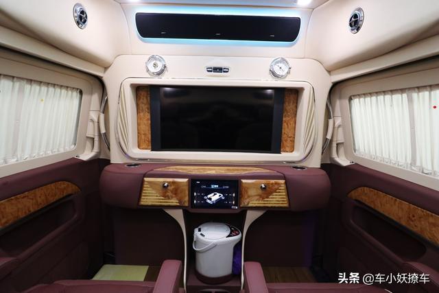 加价40万的埃尔法才是豪华MPV首选?看看这台19款奔驰V260房车