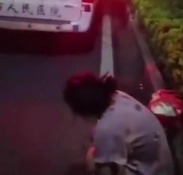 海南万宁回应医院丢弃转院患者：涉事人员停职