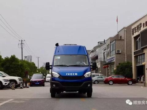 它，承袭了意大利的贵族血统，却又将带你奔向九州的诗与远方