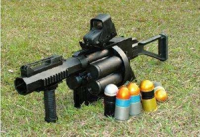 lg4型榴弹发射器的口径为40毫米(西方流行的榴弹口径),全长730毫米,全