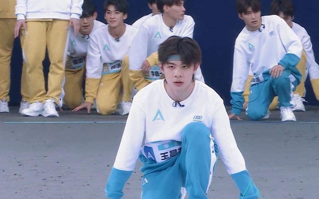 王晨艺发博再出发,个人练习生的梦想从他开始,蔡徐坤是个奇迹