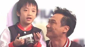 吴镇宇儿子实力“坑爹”，吴尊女儿变化大，但他爸还是飞轮海少年