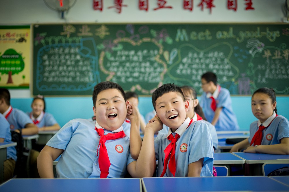《我们的毕业照—铁路西街小学拍摄创意毕业照
