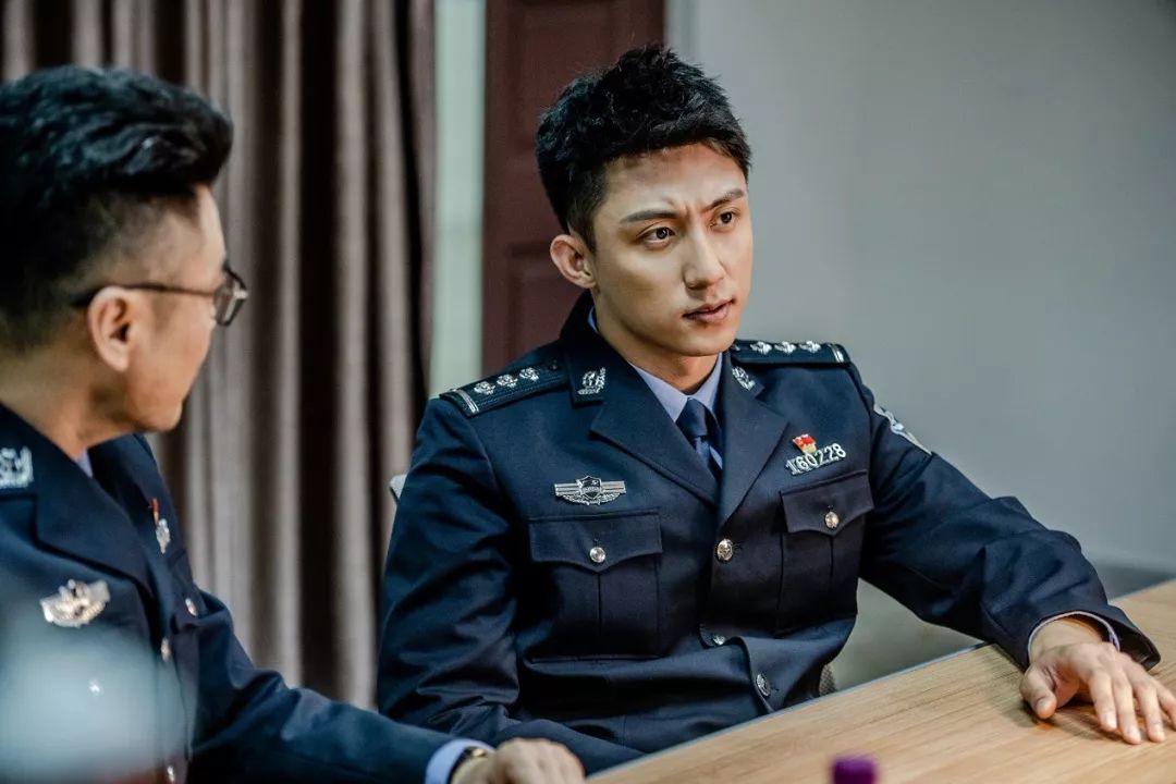 破冰行动上映图片