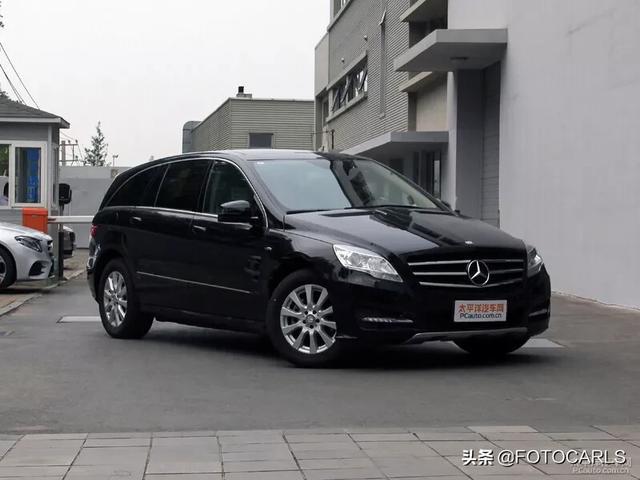 实拍奔驰R级R320臻藏版,售价61.8万,奔驰最失败的车?