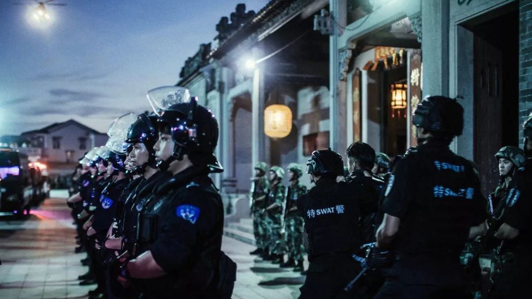 破冰行动上映图片