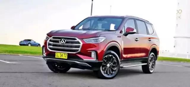 这两款10万级别SUV,挡住车标,别人以为20万