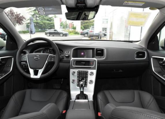 S60L新款上市,配T5动力+8AT,24.98万起步,价格亲民
