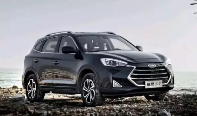 这两款10万级别SUV,挡住车标,别人以为20万