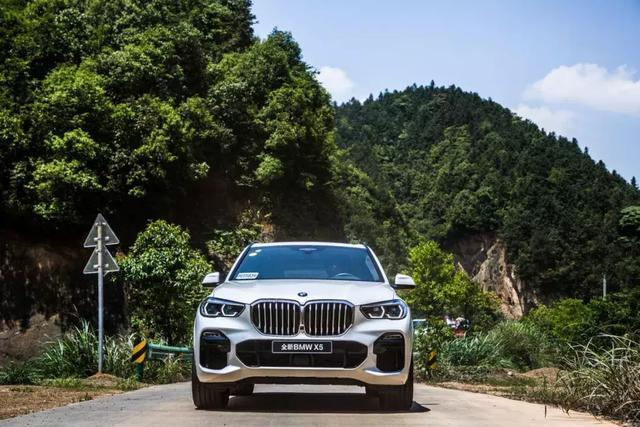 钟擎 | 新BMW X5要战胜的，其实是过去的自己