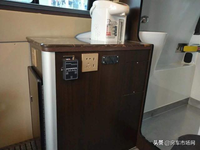 20多万起福特新全顺房车空间小?小额头还有新世代了解一下
