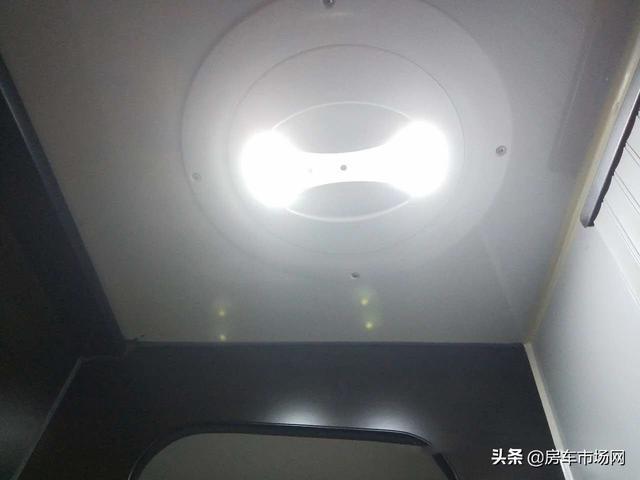 20多万起福特新全顺房车空间小?小额头还有新世代了解一下