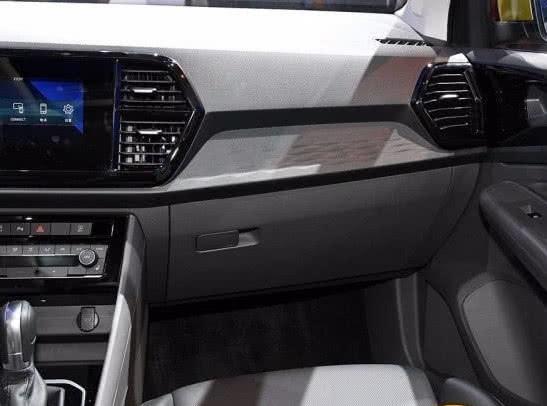 大众新车又来袭，配新车标，一登场艳惊四座，或8万