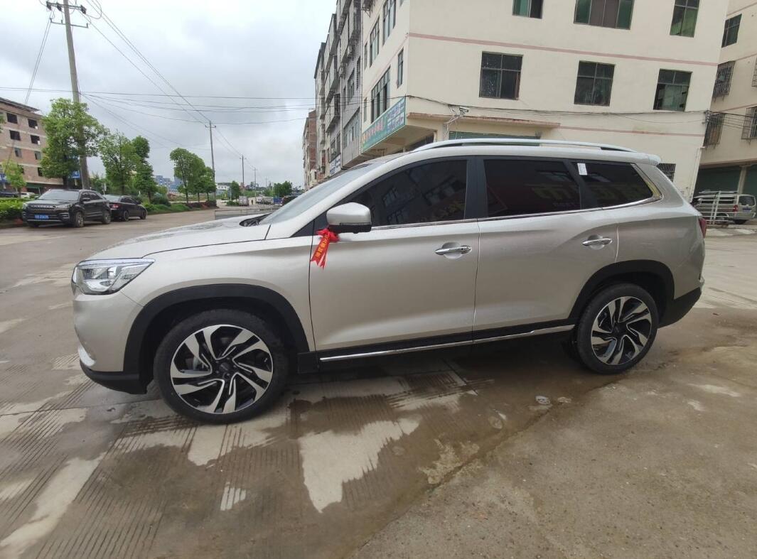 12万不到提的中大型SUV,空间堪比汉兰达,车主大赞:是台好车